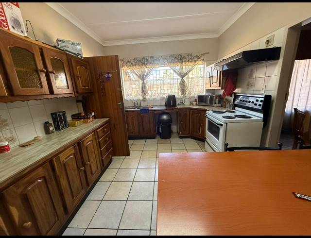 3 BEDROOM FREESTANDING SOLD IN DECLERCQVILLE